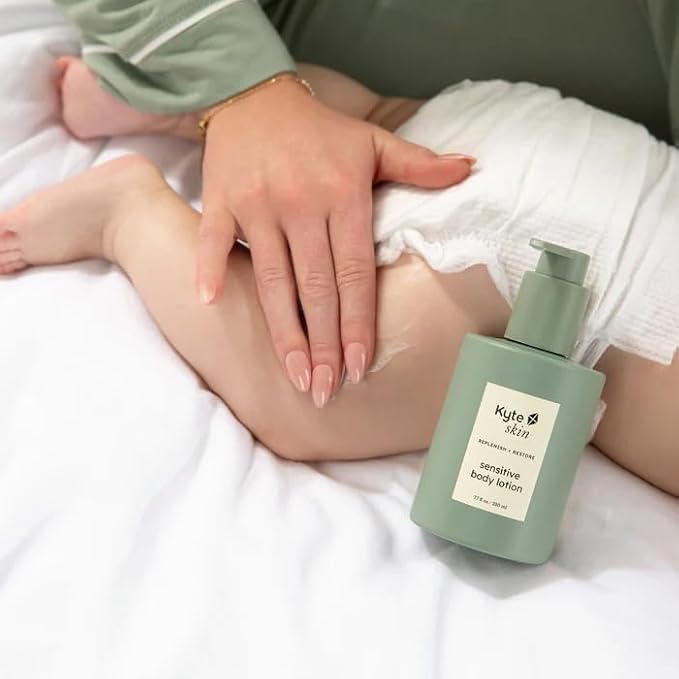KYTE BABY - Kyte Skin Sensitive Lotion, Fragrance - Free, Hypoallergenic, with Shea Butter, Oats, Jojoba Oil, for Dry, Irritated, Eczema - Prone Skin, Safe for Babies, Kids and Adults