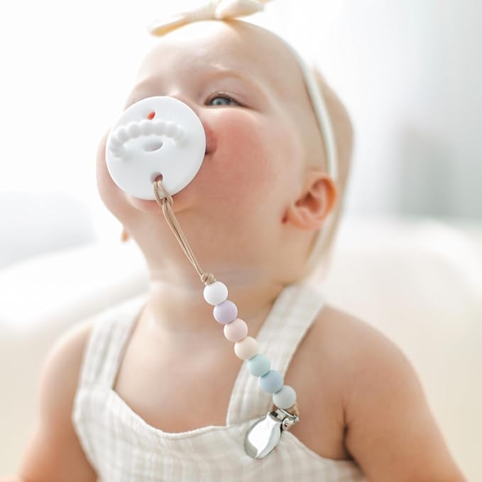 Ryan & Rose Pacifier Clip Georgia - Silicone Pacifier Clip Baby boy Baby Girl Binky paci Clip Baby Pacifier Holder binkie Clip Binky Clips Newborn Baby Care Baby Pacifier Clip (Grace)