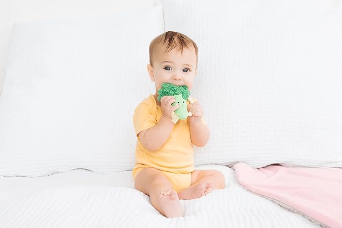 Pearhead Plush Broccoli Baby Teether with Crinkle Sound, BPA-Free Silicone Teething Ring & Soft Sensory Rattle, Infant Gum Soother for Newborns, 0 Months+