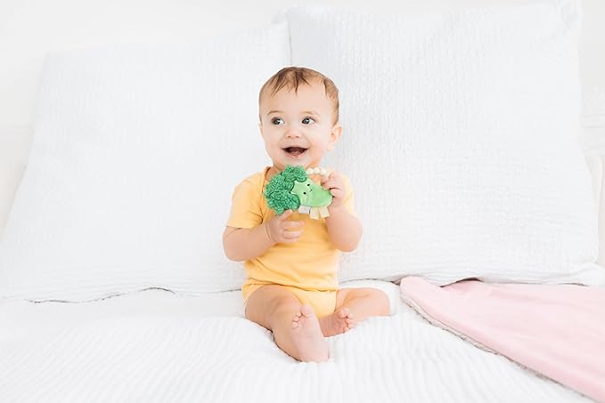 Pearhead Plush Broccoli Baby Teether with Crinkle Sound, BPA-Free Silicone Teething Ring & Soft Sensory Rattle, Infant Gum Soother for Newborns, 0 Months+