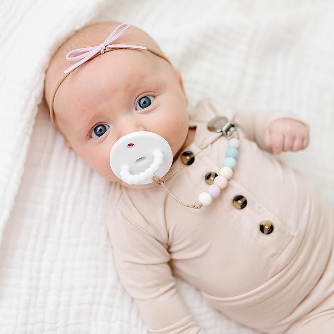 Ryan & Rose Pacifier Clip Georgia - Silicone Pacifier Clip Baby boy Baby Girl Binky paci Clip Baby Pacifier Holder binkie Clip Binky Clips Newborn Baby Care Baby Pacifier Clip (Grace)