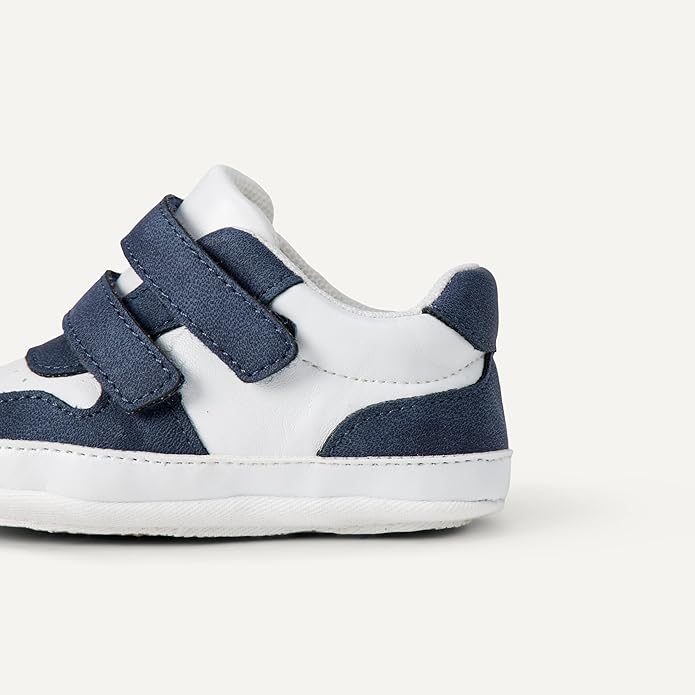 Amazon Essentials Unisex Babies' Hook & Loop Court Sneakers