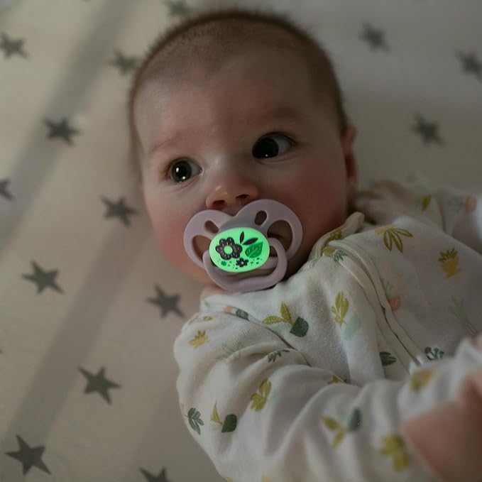 Dr. Brown's Advantage Glow-in-The-Dark Baby Pacifier, Fully Symmetrical Soother with Soft Silicone Bulb, Purple Nature, 6-18m, BPA Free, 24 Pack