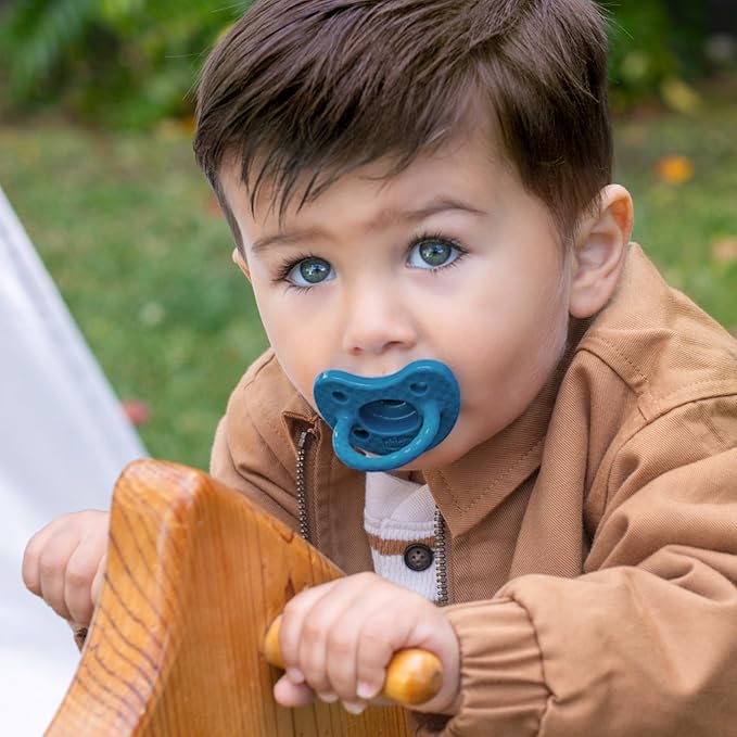 Chicco PhysioForma Luxe Orthodontic Pacifier, 16-24m | 100% Soft Silicone | Supports Breathing & Oral Development | Textured Shield & Handle | Includes Sterilizing Case | BPA Free | Ocean Blue, 2pk