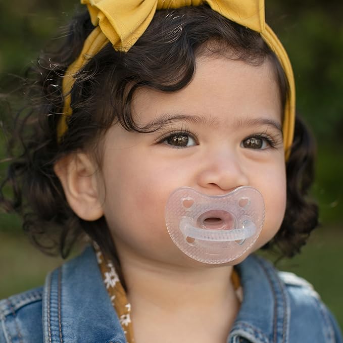 Chicco PhysioForma Luxe Orthodontic Pacifier, 6-16m | 100% Soft Silicone | Supports Breathing & Oral Development | Textured Shield & Handle | Includes Sterilizing Case | BPA Free | Crystal, 2pk