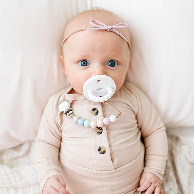 Ryan & Rose Pacifier Clip Georgia - Silicone Pacifier Clip Baby boy Baby Girl Binky paci Clip Baby Pacifier Holder binkie Clip Binky Clips Newborn Baby Care Baby Pacifier Clip (Grace)