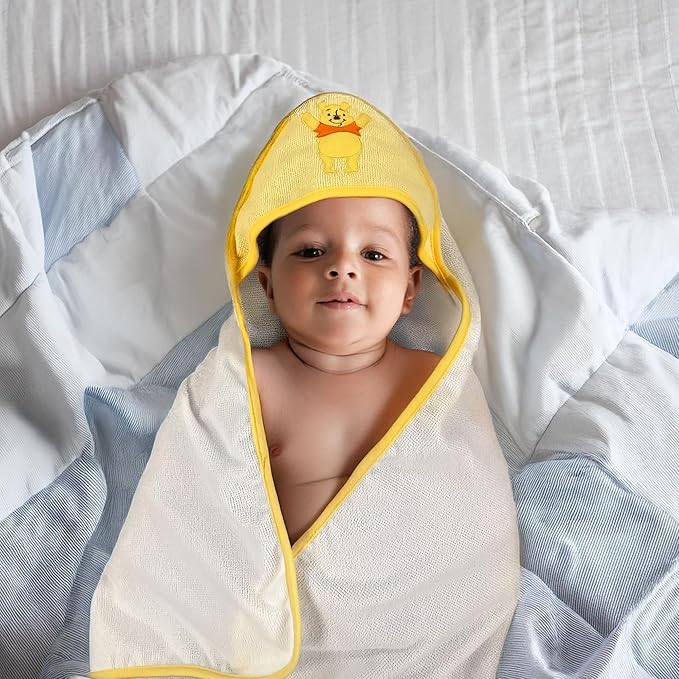 Cudlie Winnie The Pooh Bath Towel Set | Winnie The Pooh Hooded Baby Bath Towel | Includes Hoodie Towel & 5 Wash Cloths | Yellow/White | Officially Licensed
