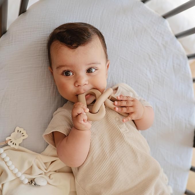 mushie Silicone Baby Links Teether Toy (Dried Thyme)